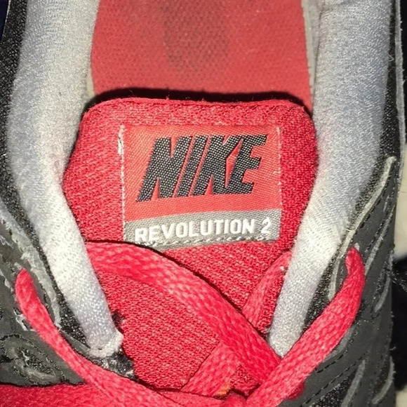 Nike Revolution 2 Men’s Sneakers Kicks Shoes Black - Picture 7 of 9